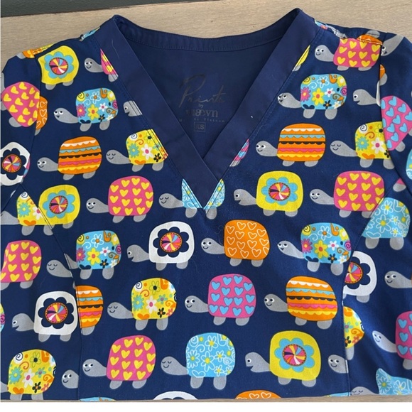 Scrub top - Picture 1 of 1